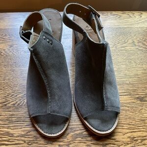 ❌ NEW LISTING ❌ J. Shoes Suede Leather Heels